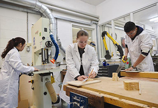 Students working in a DT lab